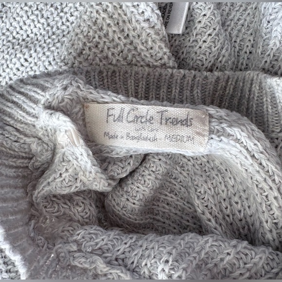 Lot of 2 sweaters size medium - Picture 7 of 8